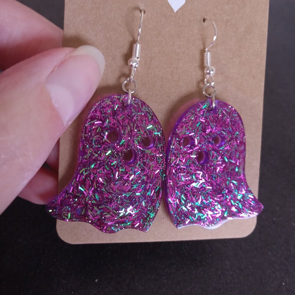 Cute purple ghost Halloween dangle earrings with iridescent glitter silver hooks - Picture 3 of 5